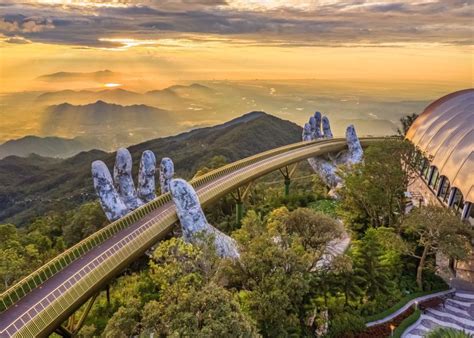 Vietnam in photos .